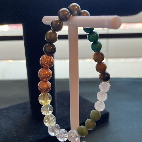 Earth Tone Colors in this Beaded Anklet. - Picture 4 of 10